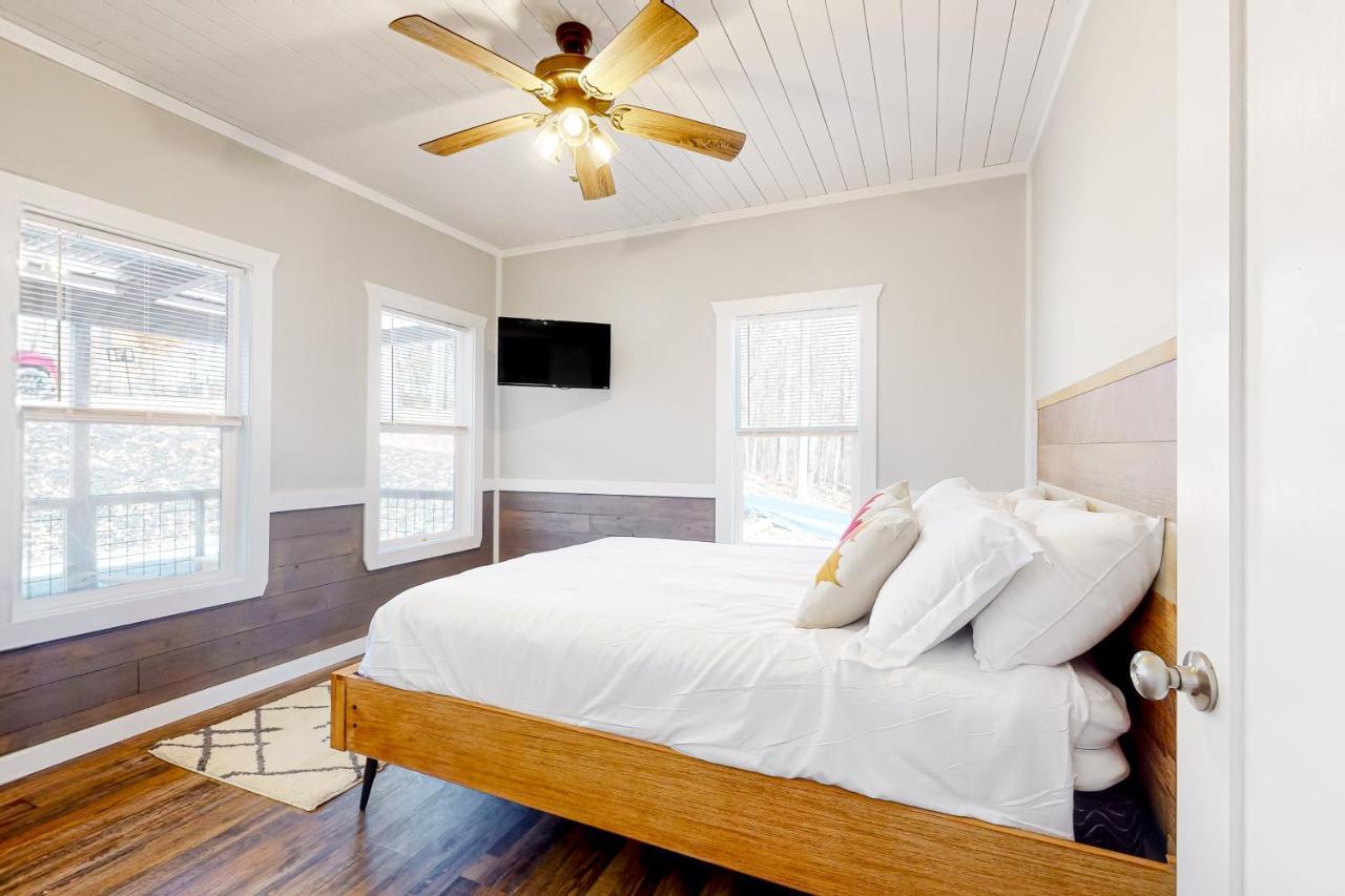 Rustic Mountain Cabin Villa เอลลิเจย์ ภายนอก รูปภาพ