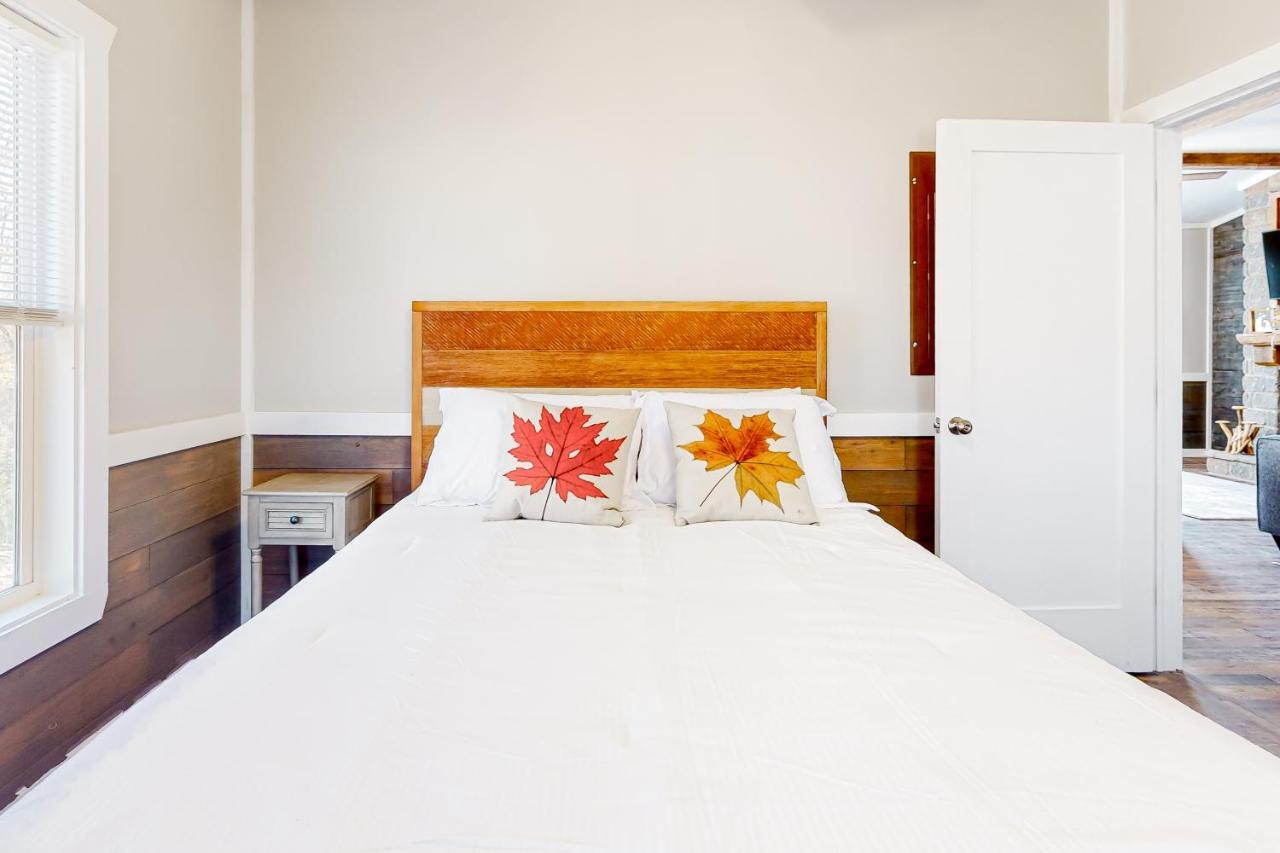 Rustic Mountain Cabin Villa เอลลิเจย์ ภายนอก รูปภาพ