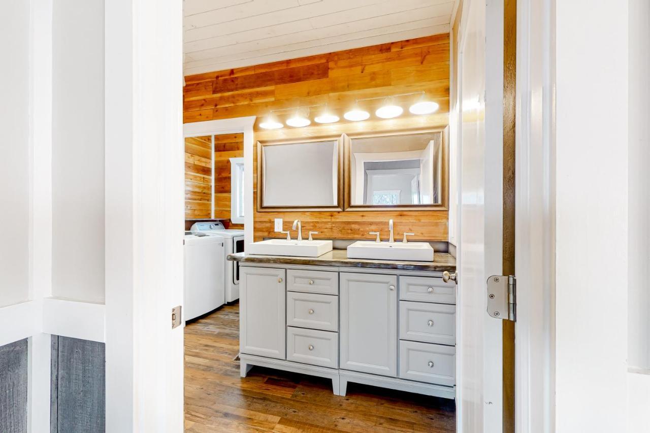 Rustic Mountain Cabin Villa เอลลิเจย์ ภายนอก รูปภาพ
