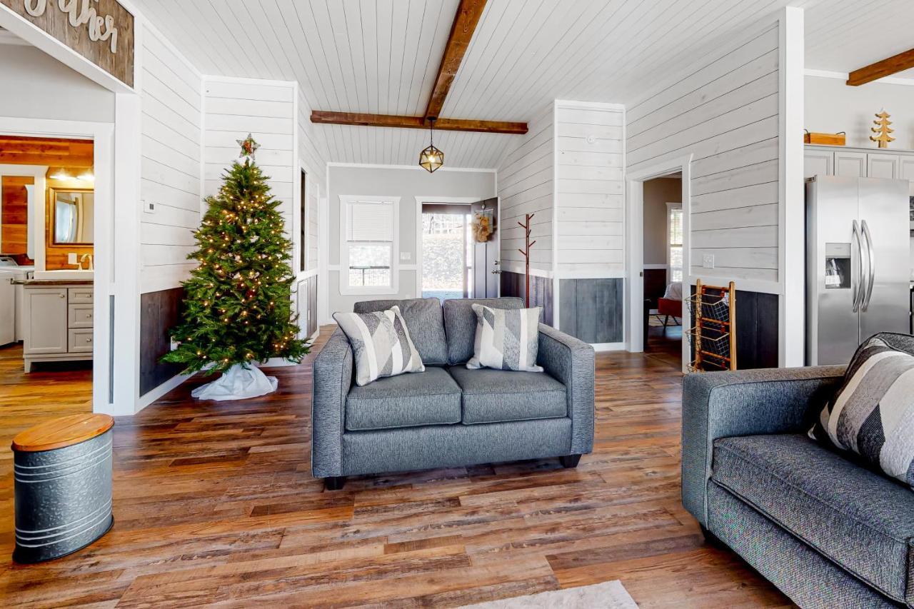 Rustic Mountain Cabin Villa เอลลิเจย์ ภายนอก รูปภาพ